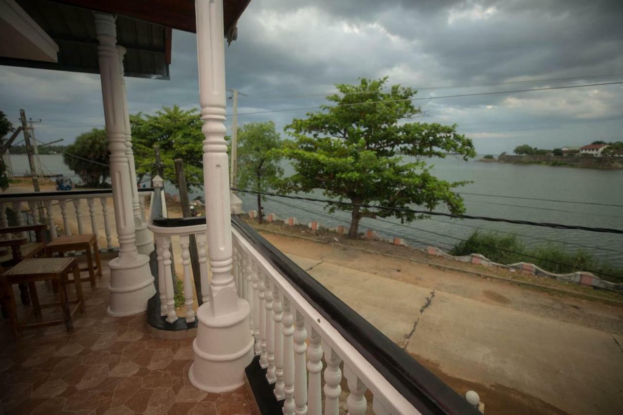 Neverbeen To Lagoon Town Apartment Batticaloa Exterior photo