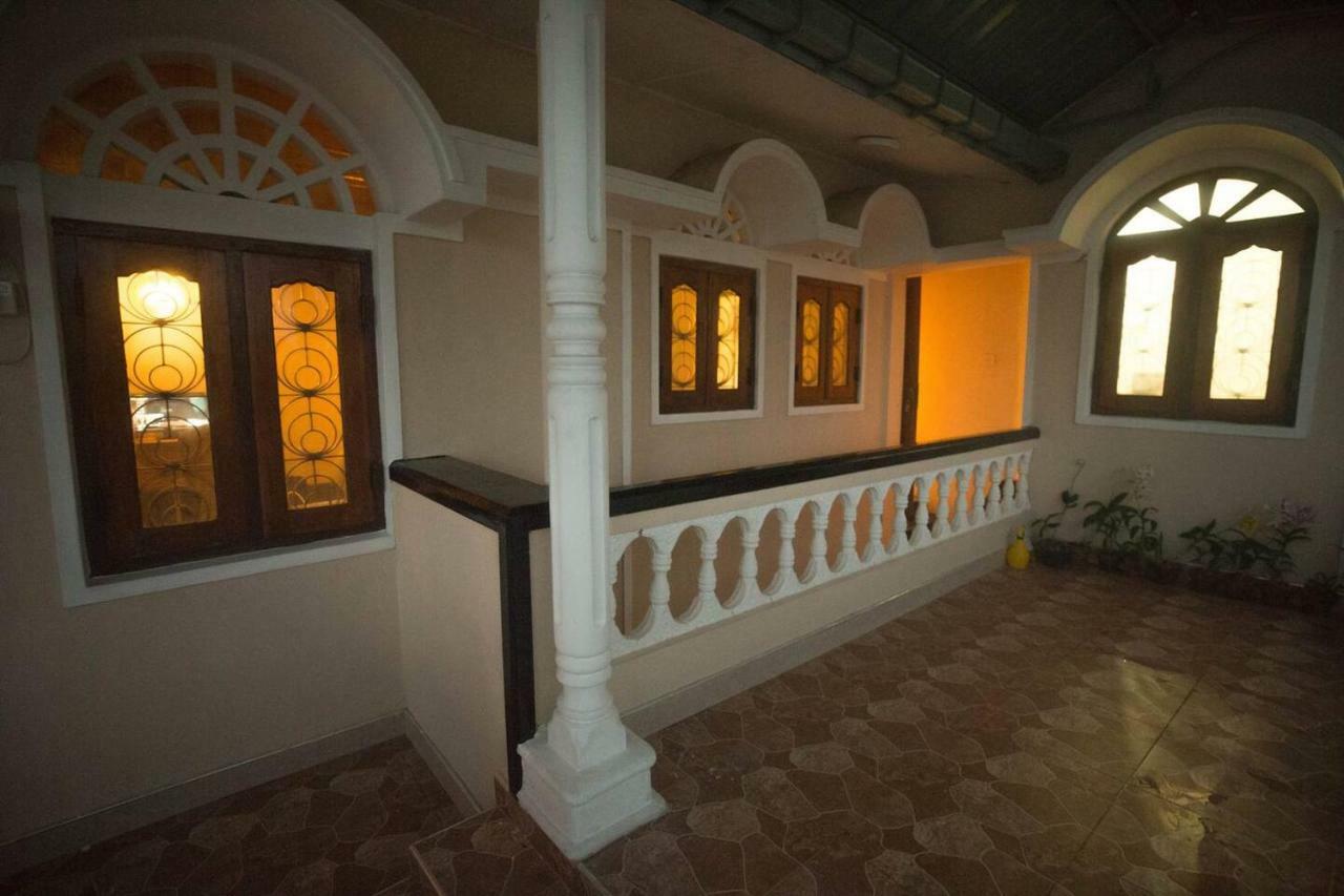 Neverbeen To Lagoon Town Apartment Batticaloa Exterior photo